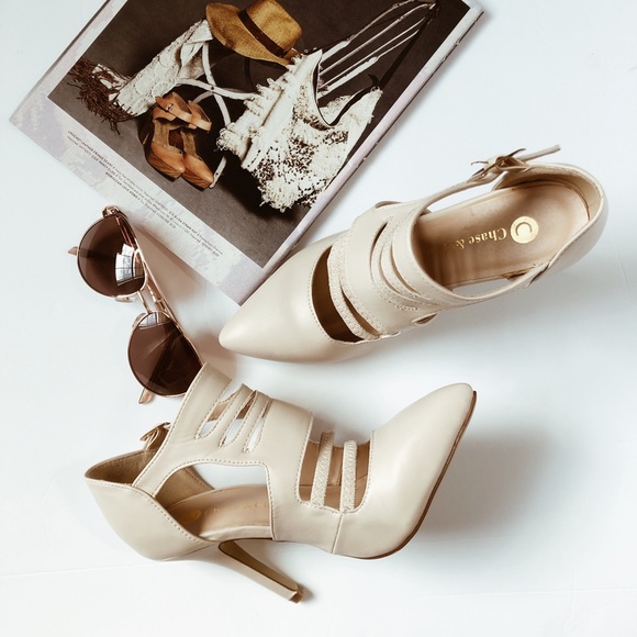 Chase & Chloe Cream Pumps - Picture 1 of 7